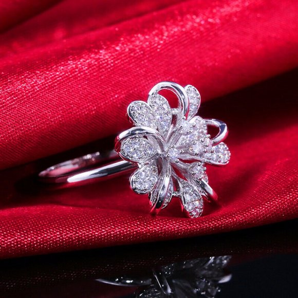 Jewelry - New 925 Silver Flower White Sapphire Ring